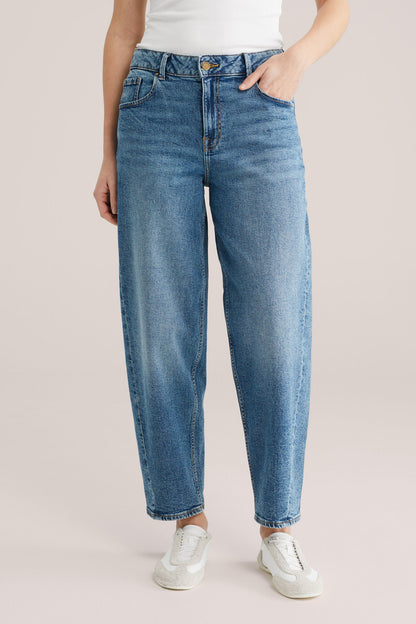 Jeans taille moyenne coupe fuselée