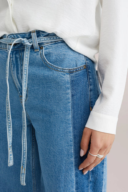 Jean taille haute à jambes larges